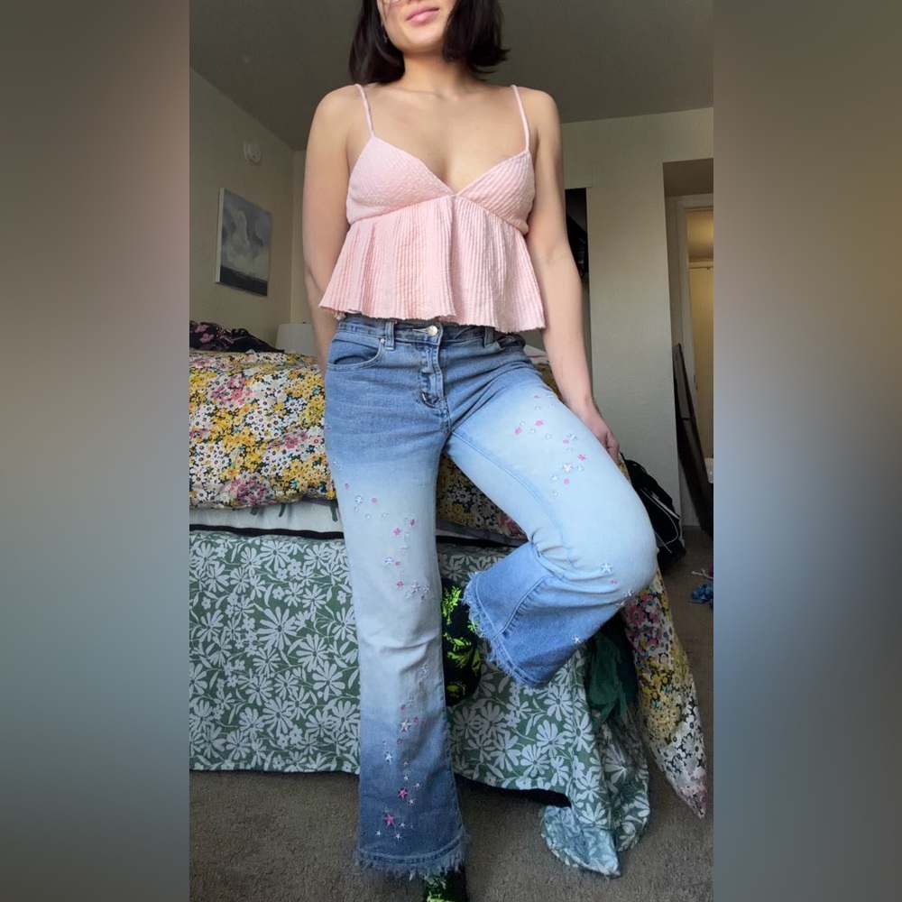 Bubblegum American Flavor Blue Jeans with pink and white floral embroidery 🫧🩷💫